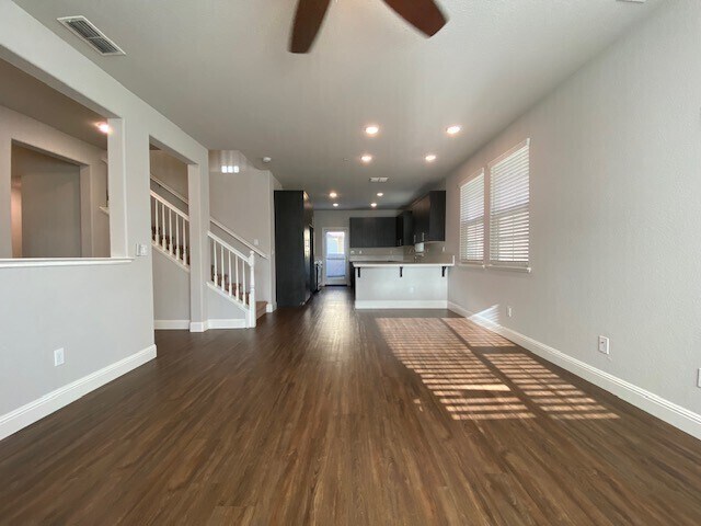 Building Photo - Modern 4bd/3ba 1930 sq. ft. home in Rancho Cordova!