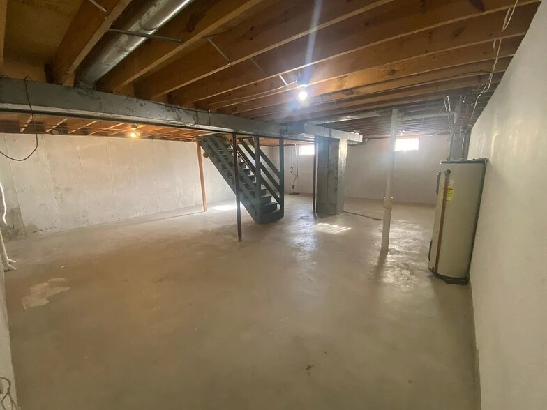 Building Photo - 608 Linda Ln