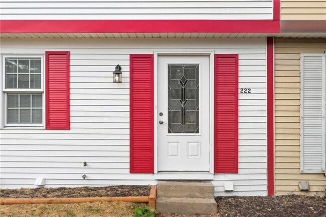 Building Photo - 222 Parkwood Dr