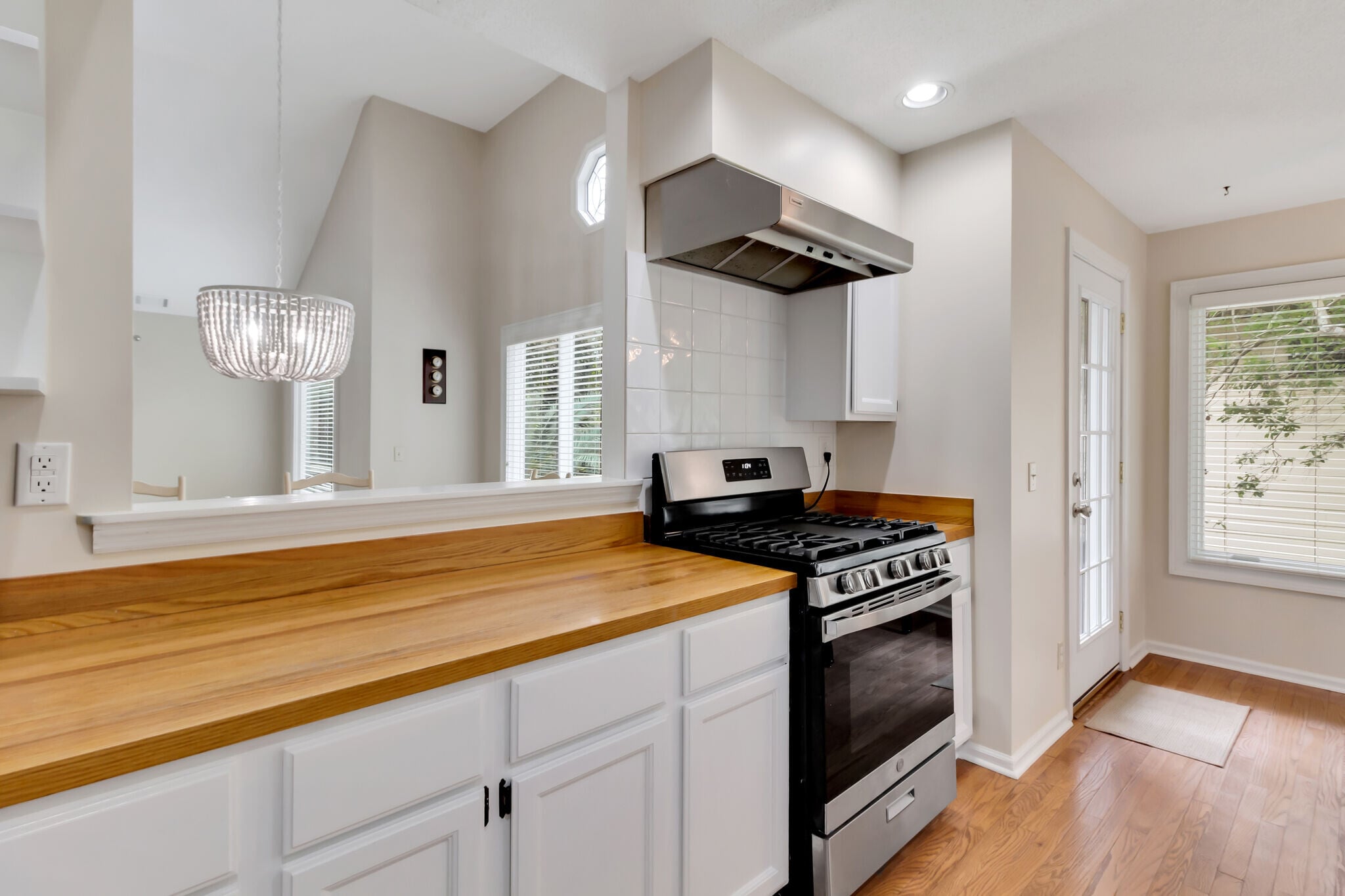 Building Photo - 12 Goldfinch Ln