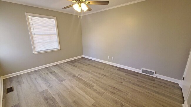 Building Photo - Modern Charm: Spacious 4-Bedroom Home with Inviting Amenities in Valdosta, GA