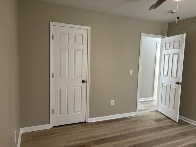 Building Photo - NEWLY RENOVATED 3 BED, 2 BATH HOME IN HIGH POINT!