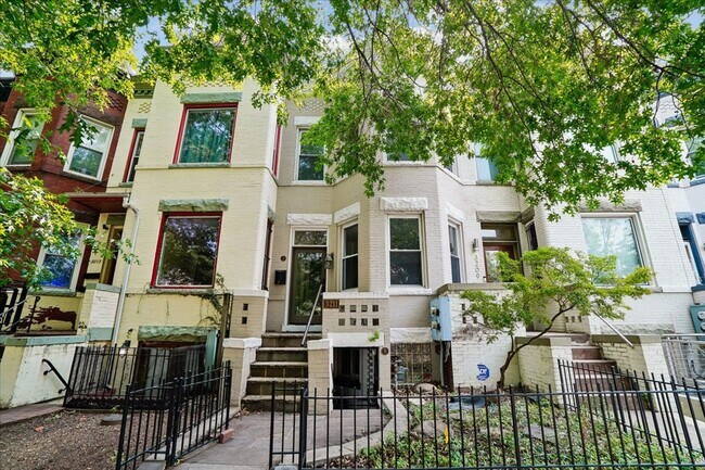 Building Photo - 3211 11th St NW