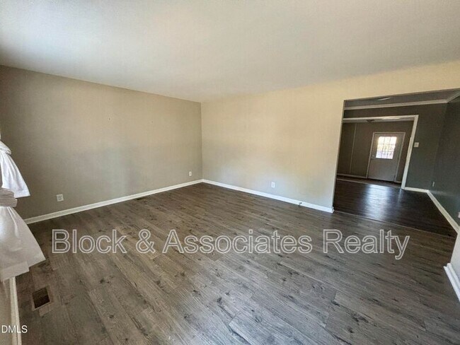 Building Photo - 1019 Greenwich St