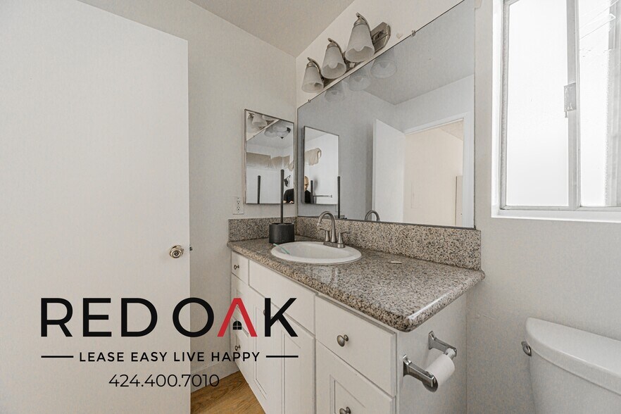 Building Photo - 8555 Independence Ave