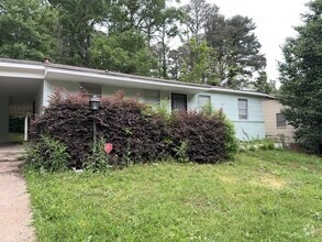 Building Photo - 1351 Maria Dr