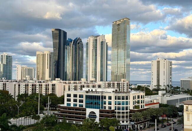 Building Photo - 400 Sunny Isles Blvd