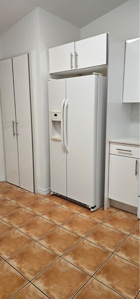 Building Photo - 1270 SE 27th St