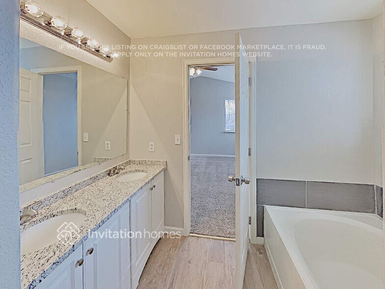 Building Photo - 5844 E 122nd Pl