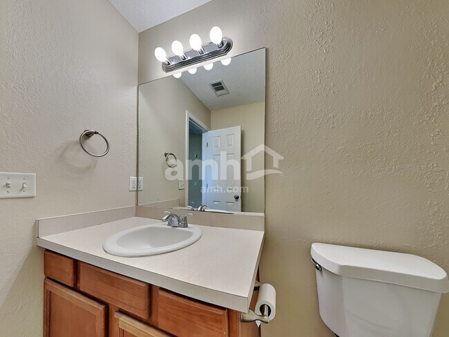 Building Photo - 7 Willow Lakes Dr