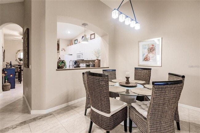 Building Photo - 323 Monaco Dr