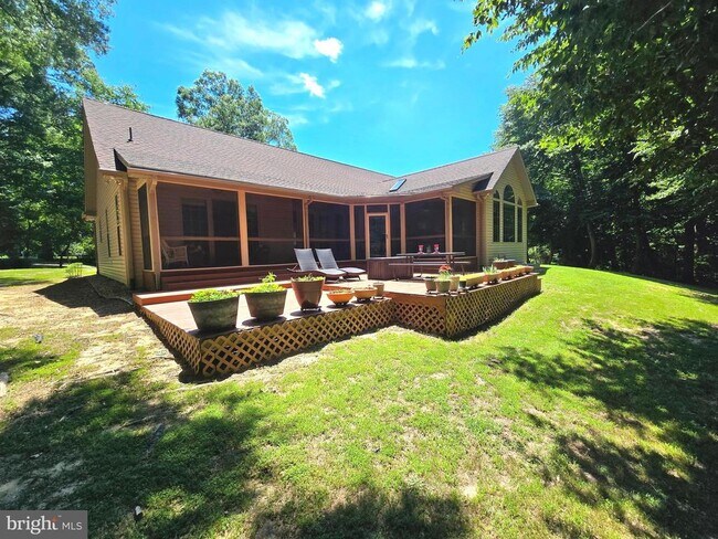 Building Photo - 15401 Jamies Way