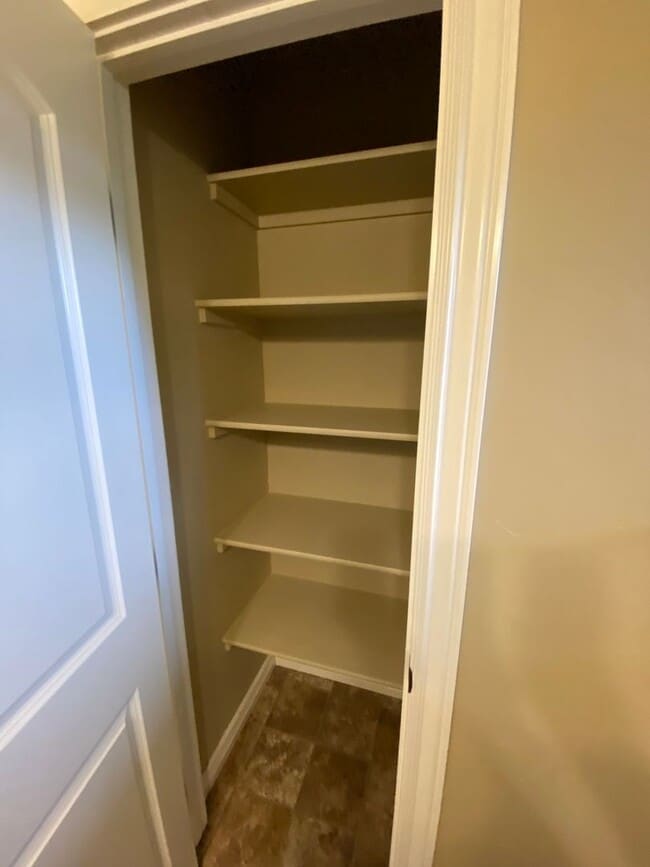 Building Photo - Lawn Care included!  4 bed 2.5 bath Neighb...