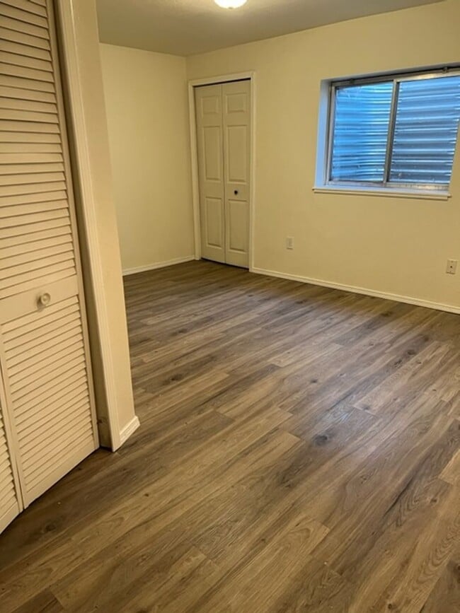 Building Photo - 3 Bedroom plus loft and Community Pool