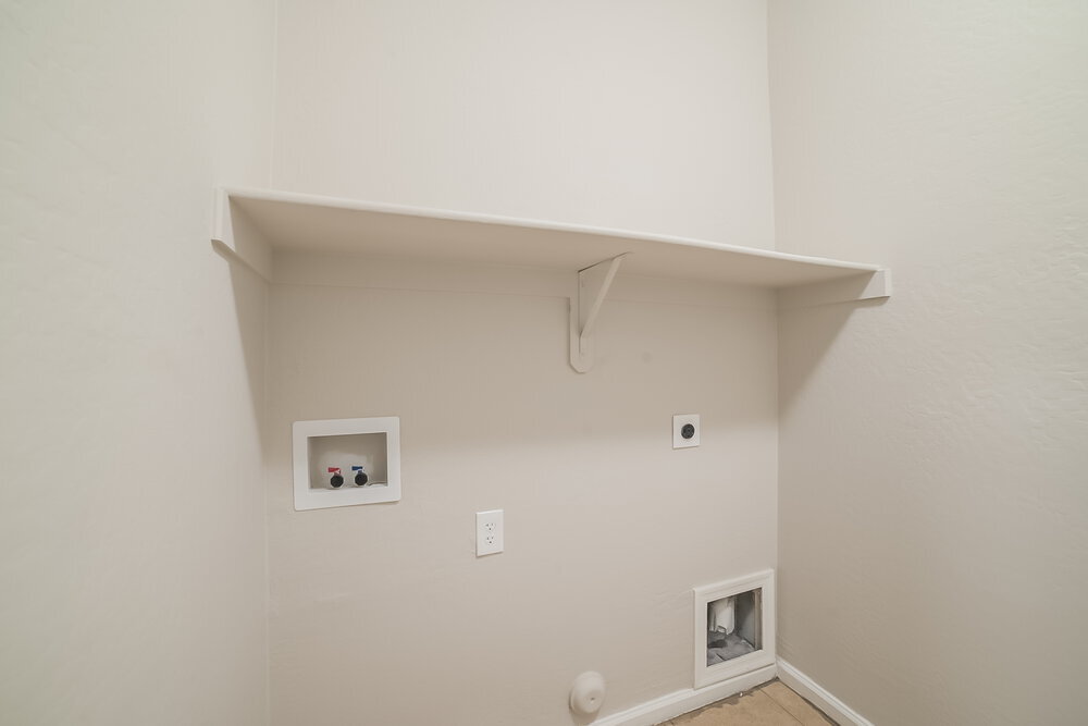 Building Photo - 6034 N 68th Dr