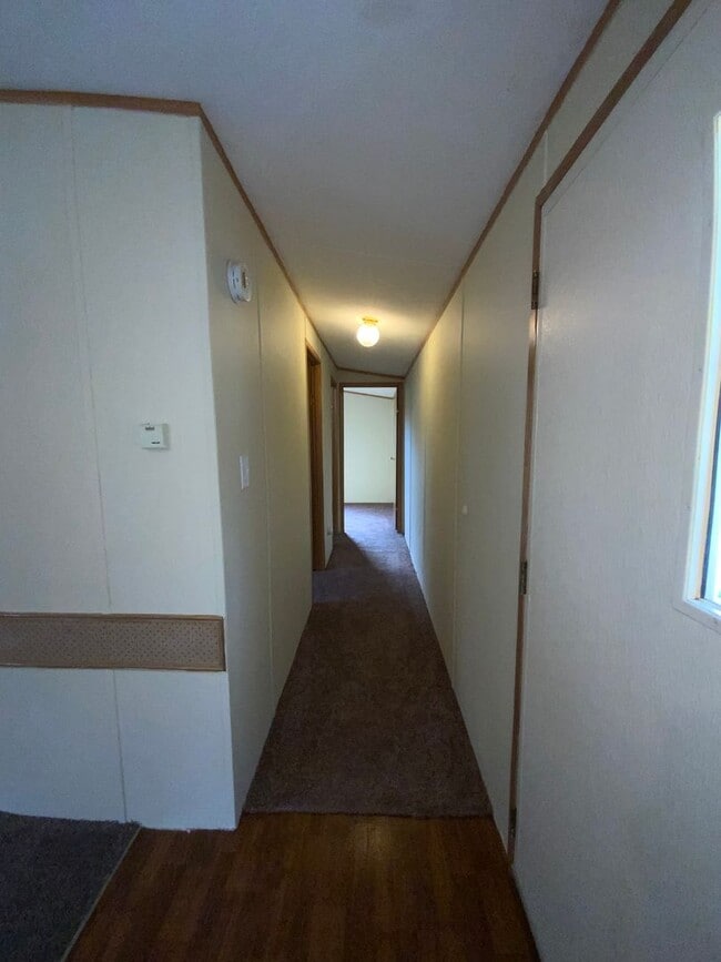 Building Photo - 19 Roberts Rd