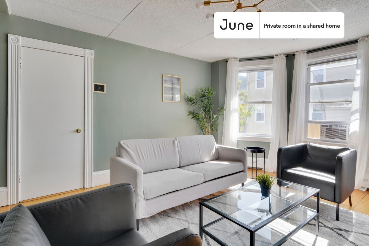 Building Photo - Room in Shared 4 bed/1 bath home