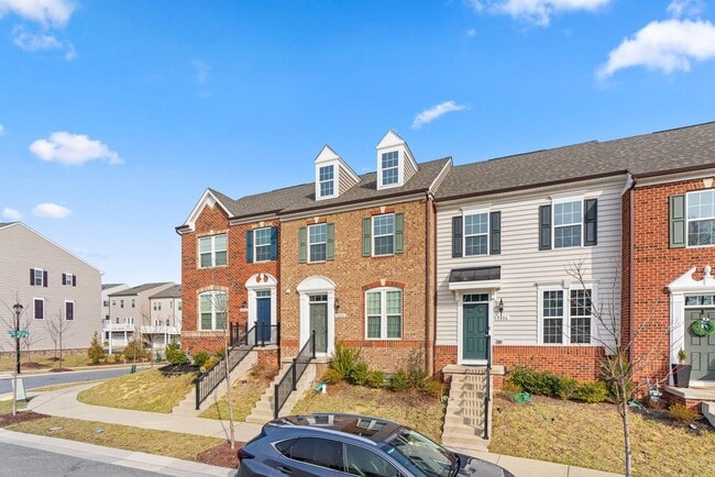 Building Photo - 9408 Adelaide Ln