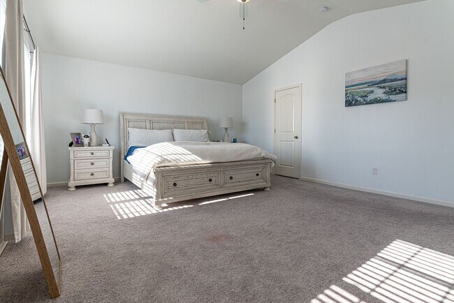 Building Photo - Spacious 4-Bedroom, 2.5-Bath Home for Rent...