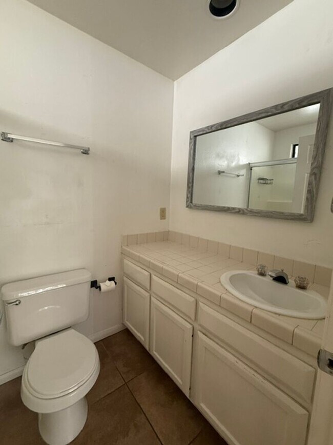Building Photo - 52765 Avenida Diaz