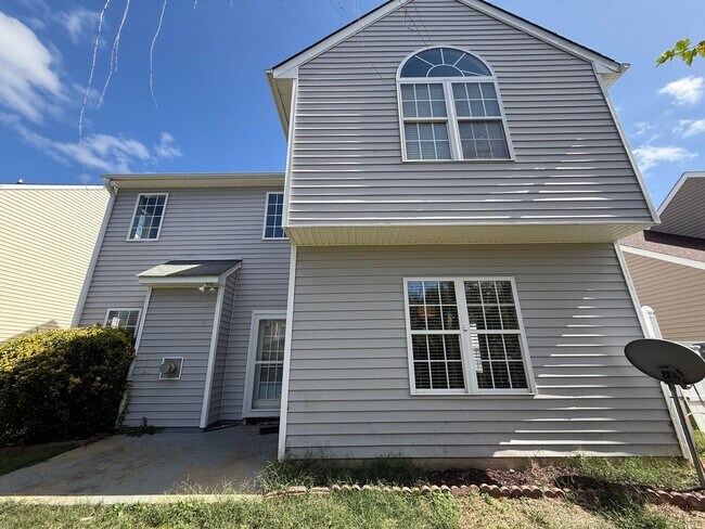 Building Photo - Newly Remodeled 3BD, 2.5BA Raleigh Home wi...