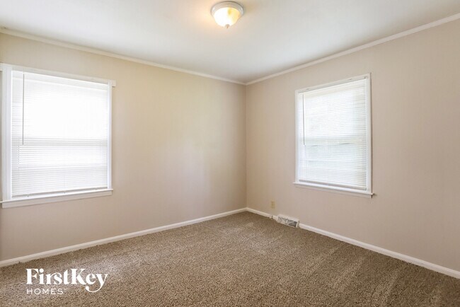 Building Photo - 8405 E 47th St