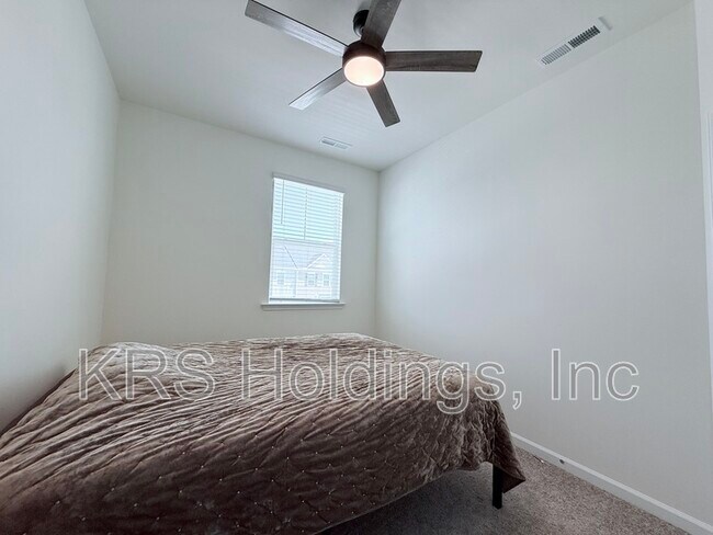 Building Photo - 849 Parc Townes Dr