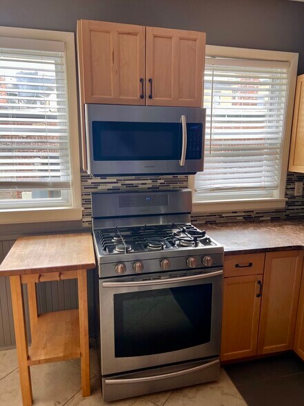 Building Photo - 72 Bakersfield St