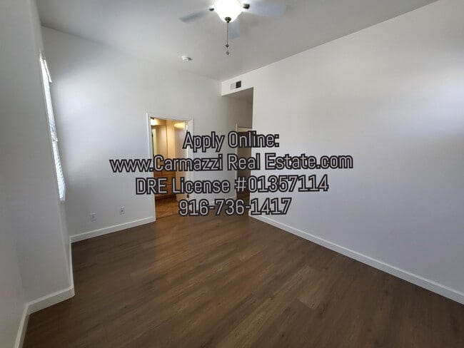 Building Photo - 3920 E Commerce Way