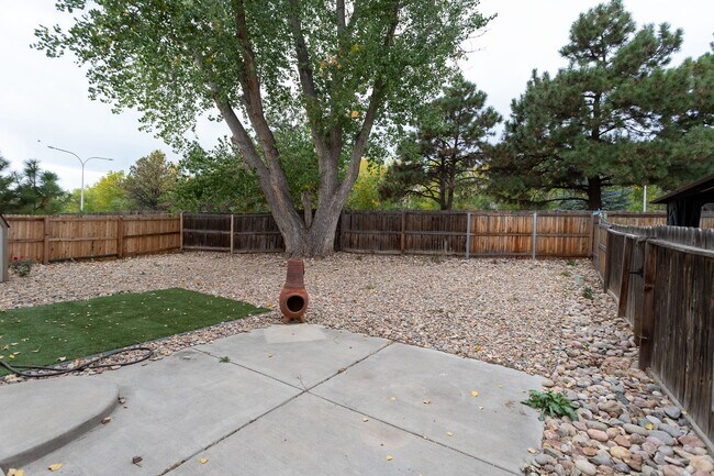 Building Photo - 6109 Lowlander Ct