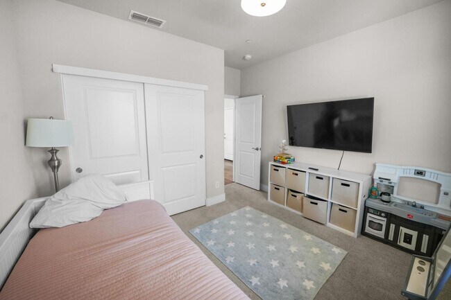Building Photo - Bright Spacious 4BD/3BA Single-Family Home in Rocklin's Whitney Ranch!