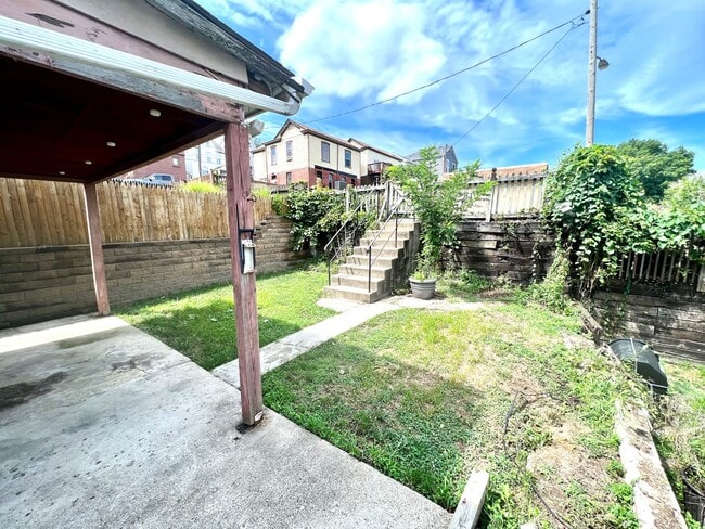 Building Photo - Mt Washington, 2 Bed 1.5 Bath House with Parking, A/C, Patio and More!