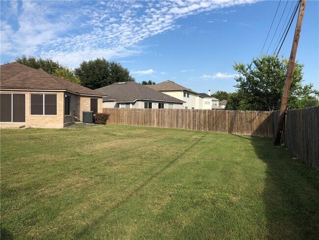 Building Photo - 1304 Water Spaniel Way