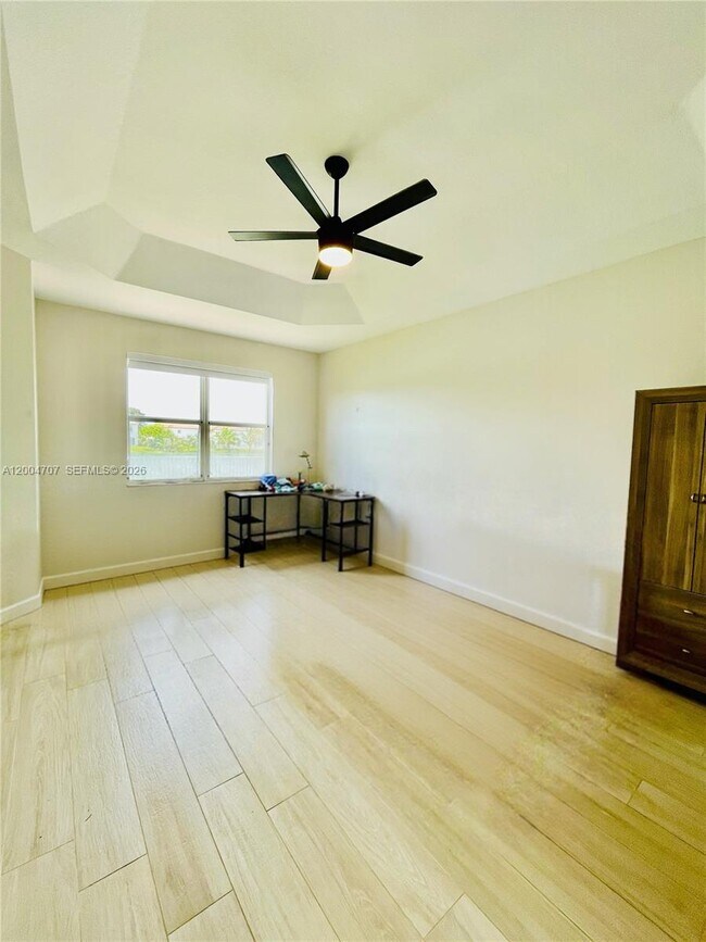 Building Photo - 4006 NE 20th St