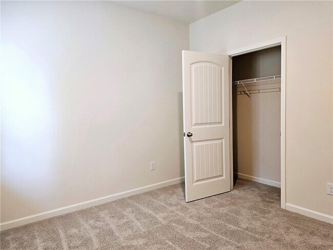 Building Photo - 274 Walnut Grv Wy