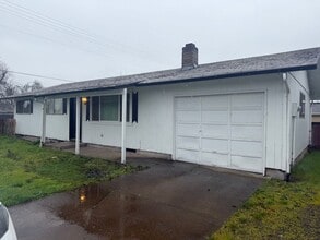 Building Photo - Springfield Home