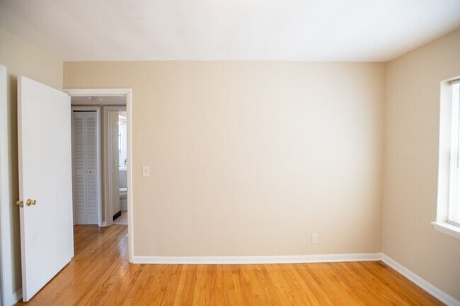 Building Photo - 1333 E Colorado St