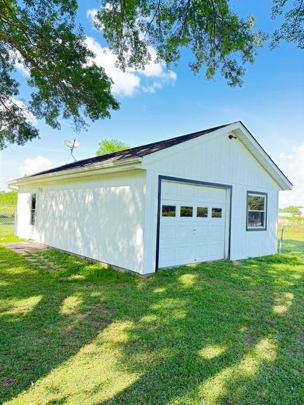 Primary Photo - 11414 Sralla Rd