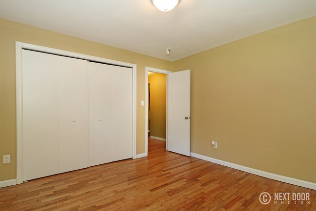Building Photo - 392 Firwood St
