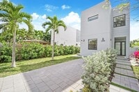 Building Photo - 2330 SW 14th St