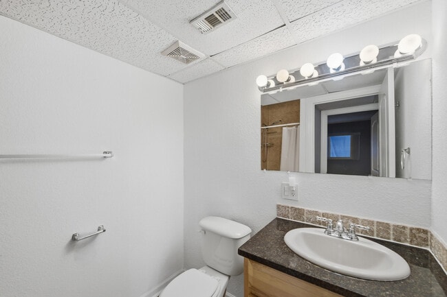 Building Photo - 376 Saxony Trail