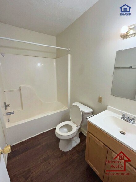 Building Photo - 112 Bybee Woods Dr
