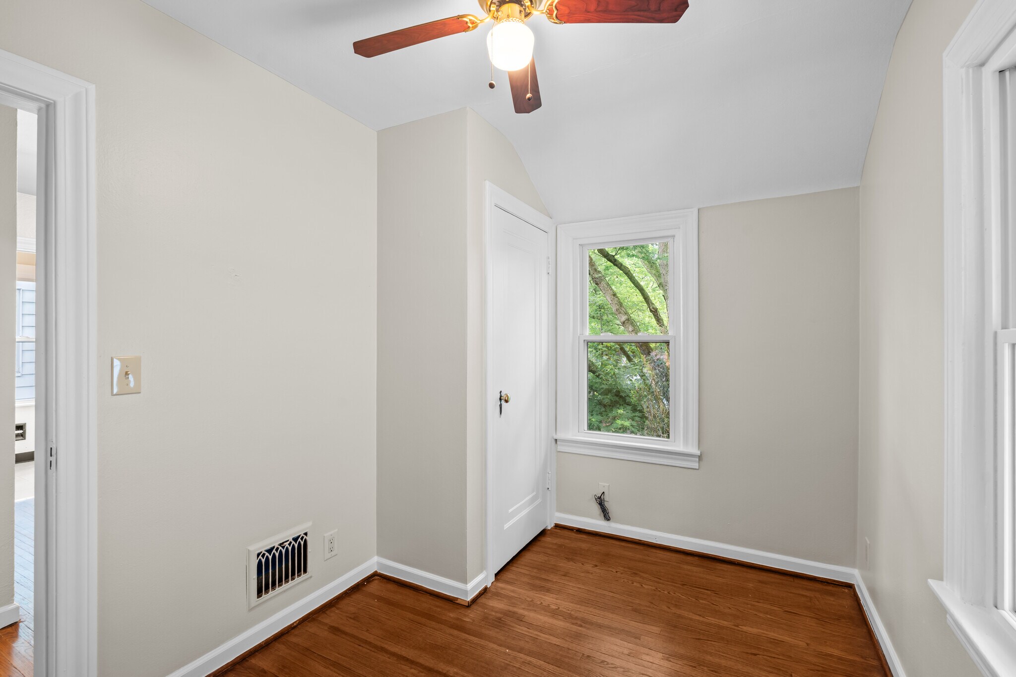 Building Photo - 757 Durango Dr