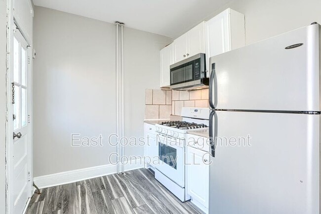 Building Photo - 2706 E Biddle St