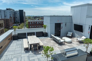 The Oxford Lynn - Resident Roof Deck - The Oxford Lynn