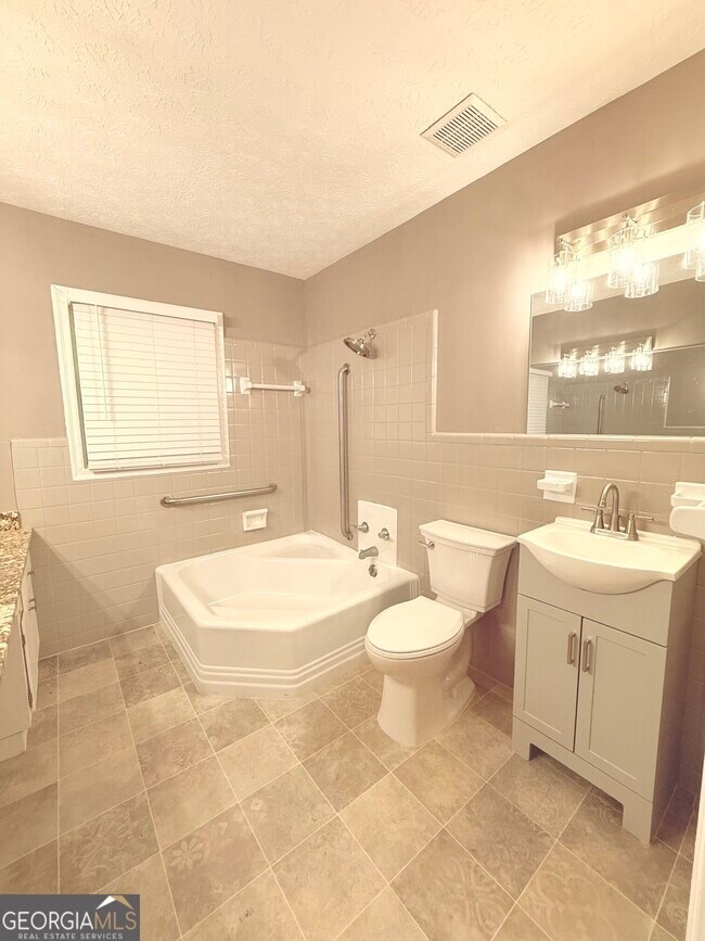 Building Photo - 1397 Jewell Ct