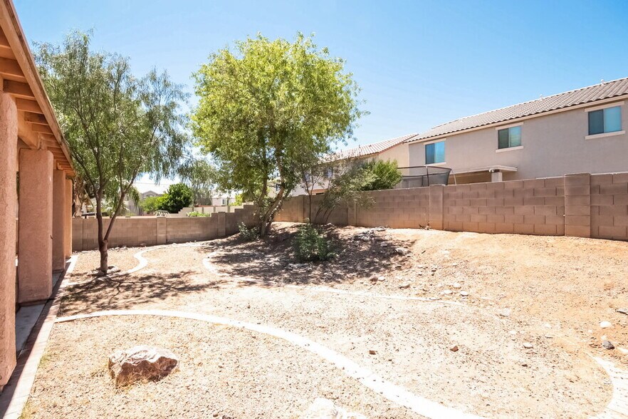 Building Photo - 59 W Calle Bayeta
