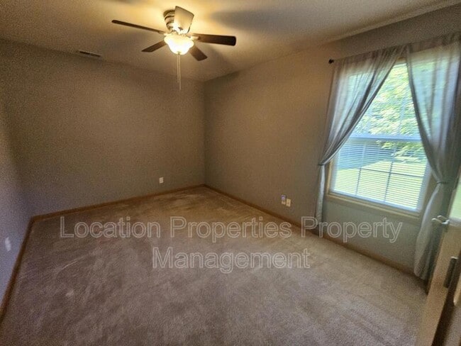 Building Photo - 4104 Saddlehorn Dr