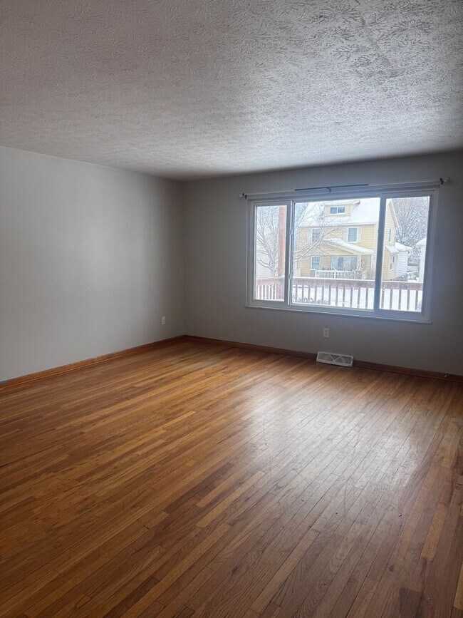 Building Photo - 6311 Theota Ave