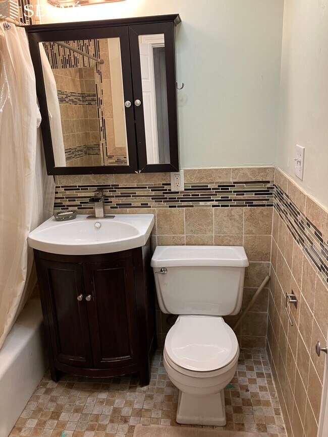 Building Photo - 71 Grovers Ave